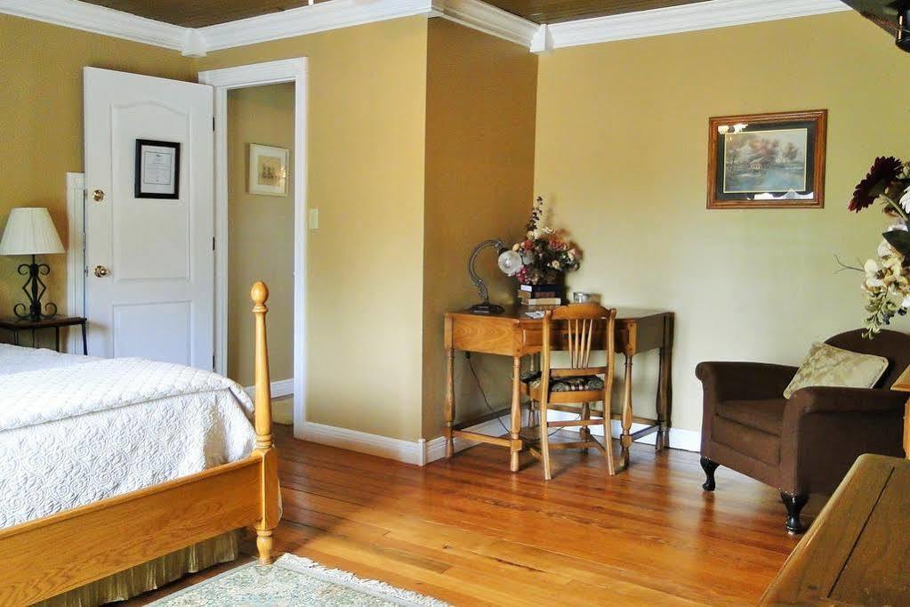 Hill House Bed And Breakfast Loretto Exterior foto